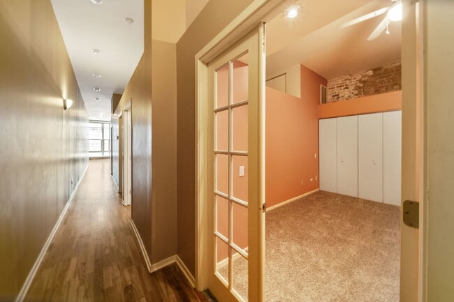 Building Photo - 1631 S Michigan Ave