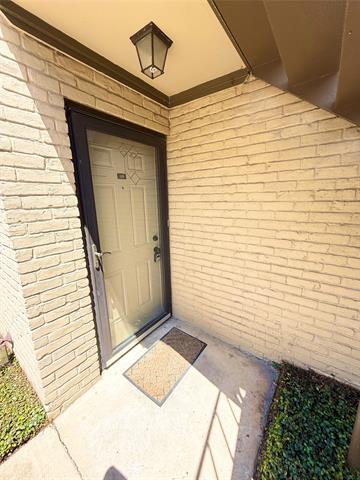 Building Photo - 10650 Steppington Dr