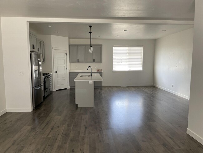 Building Photo - 517 S 1080 W