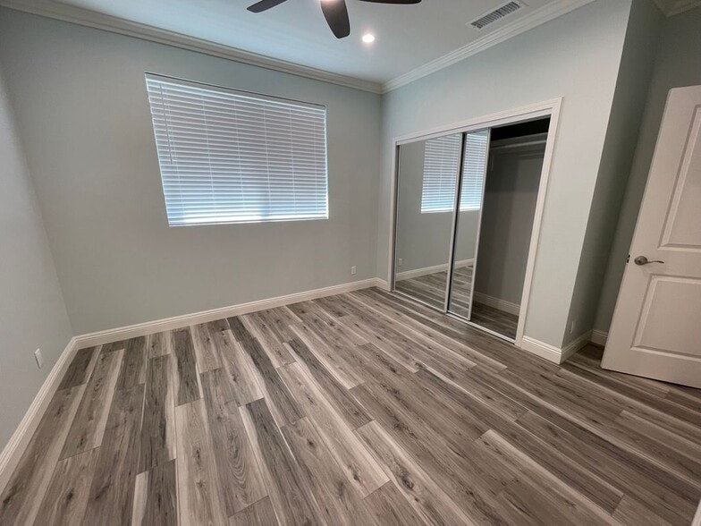 Building Photo - 7431 Warren Cir