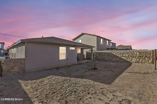 Building Photo - 1004 Aircoupe Way