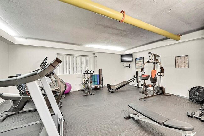 Building Photo - 1401 S Ocean Dr