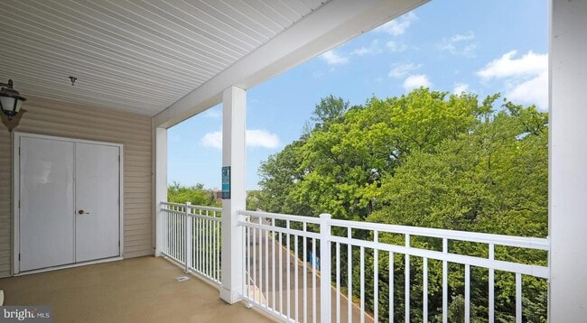 Building Photo - 244 Breeders Cup Dr