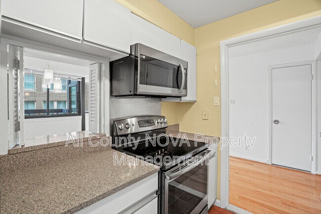 Building Photo - 1140 23rd St NW