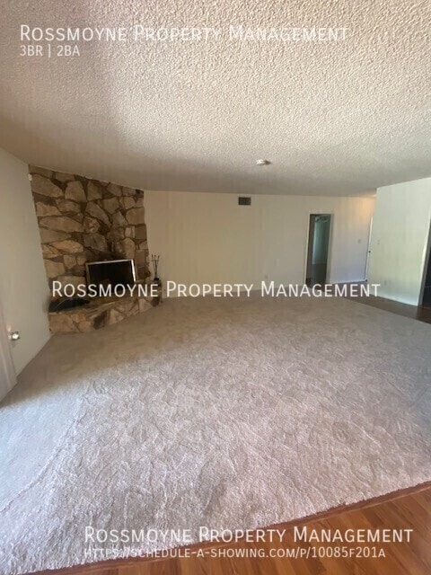 Building Photo - 12913 Strathern St