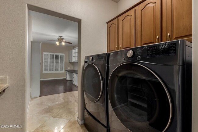 Building Photo - 4 Bedroom 2 Bathroom Scottsdale Ranch Home