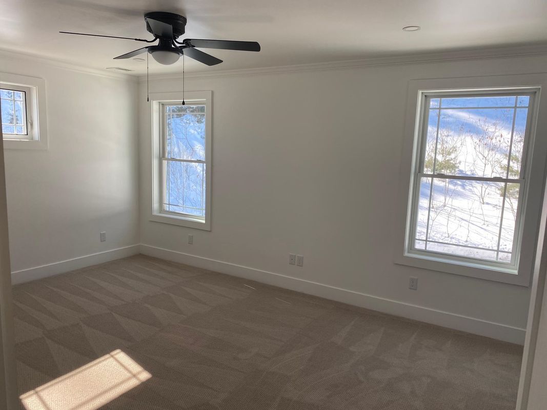 Building Photo - 53 River