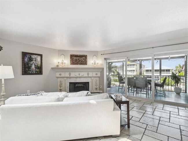 Building Photo - 6241 Bayside Dr