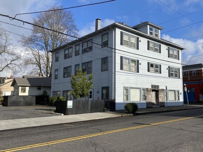 Primary Photo - 4435 SE Belmont #2