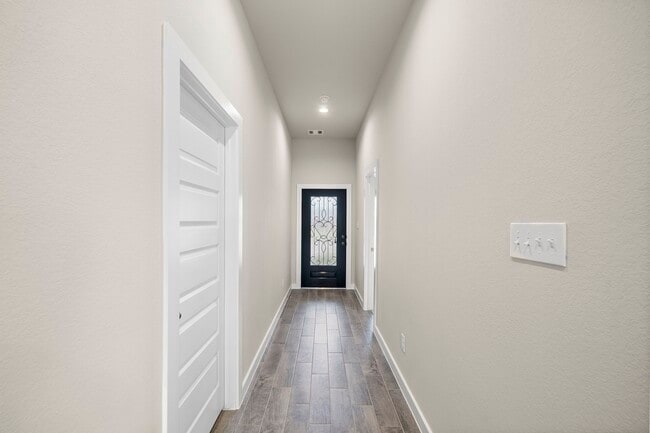 Building Photo - 3327 Tilley Dr