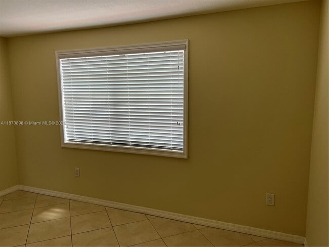 Building Photo - 9908 Hammocks Blvd