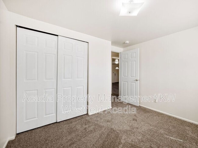 Building Photo - 255 500 N