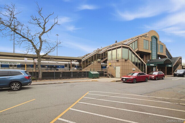 Building Photo - 25 S Riverside Ave