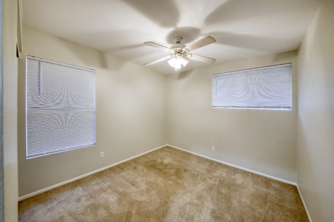 Building Photo - 7855 Green Crest Ct