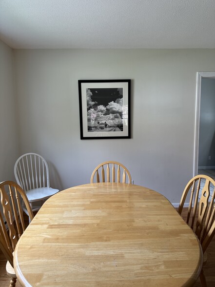 Building Photo - 8 Charles Ln