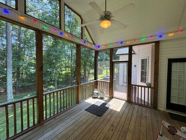 Building Photo - Charming 3-Bedroom Retreat in Wake Forest