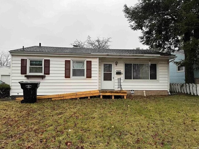 Building Photo - 1211 Canterbury Dr