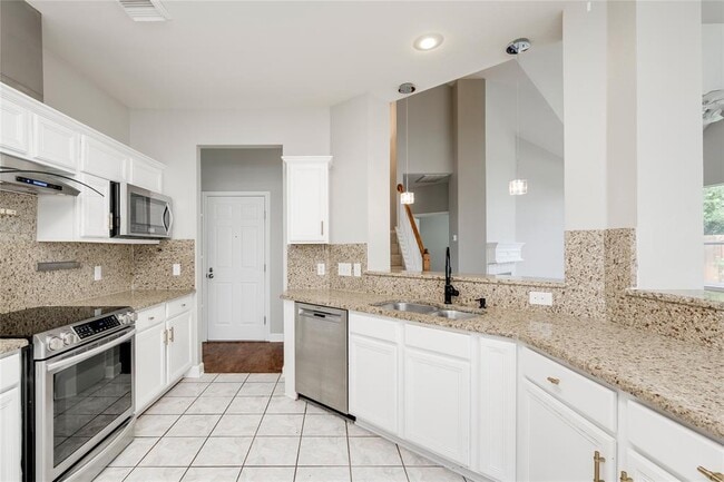 Building Photo - 8106 Longdraw Dr