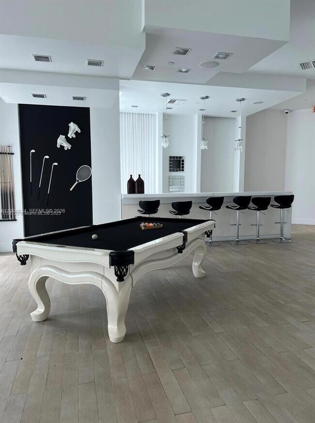 Building Photo - 350 S Miami Ave