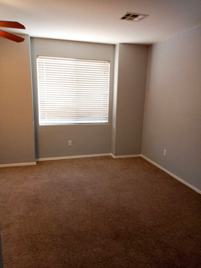 Building Photo - 4Bed/2.5Bath House in Maricopa! JOIN THE W...