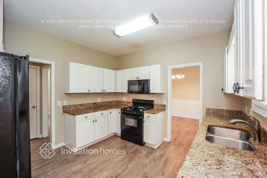 Building Photo - 3007 Andora Dr SW