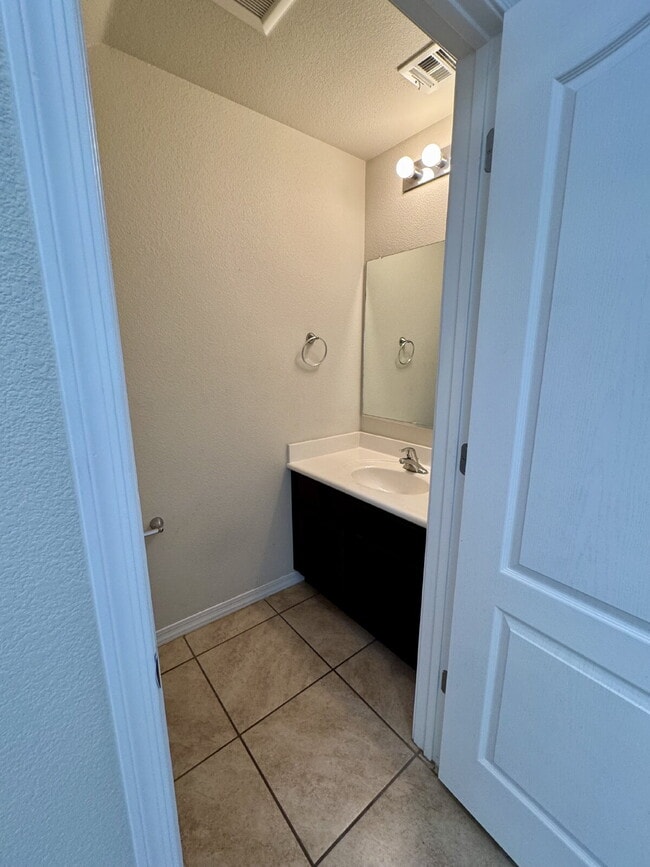 Building Photo - Move in Special 1/2 off first full month's...