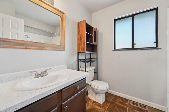 Building Photo - BG - GA6420