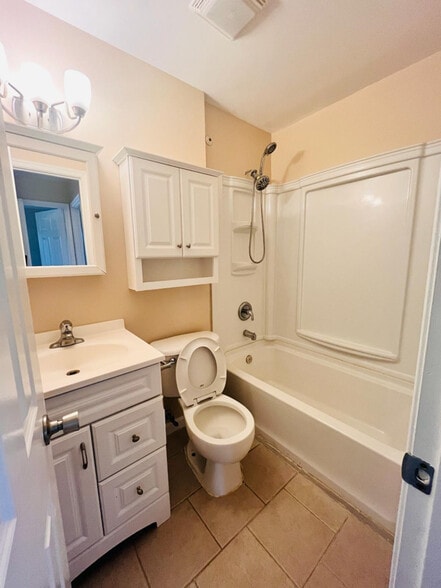 Building Photo - 12036 Stallion Ct