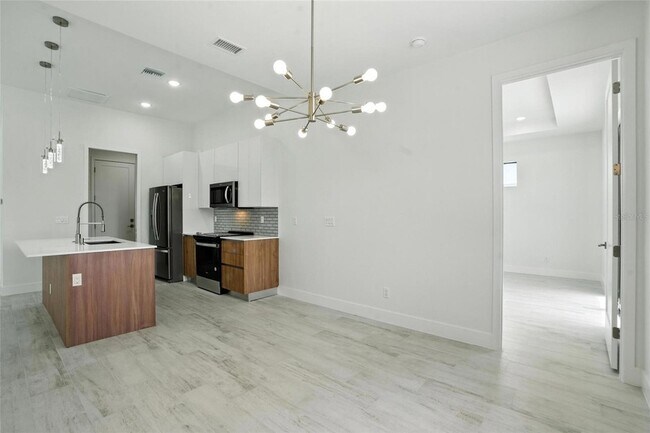 Building Photo - 8348 Walden St