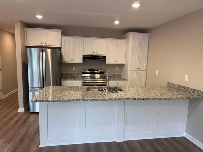Building Photo - BRAND NEW 3 bedroom 2 bath townhome in the heart of Smyrna