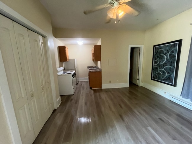 Building Photo - 505 Woodward St