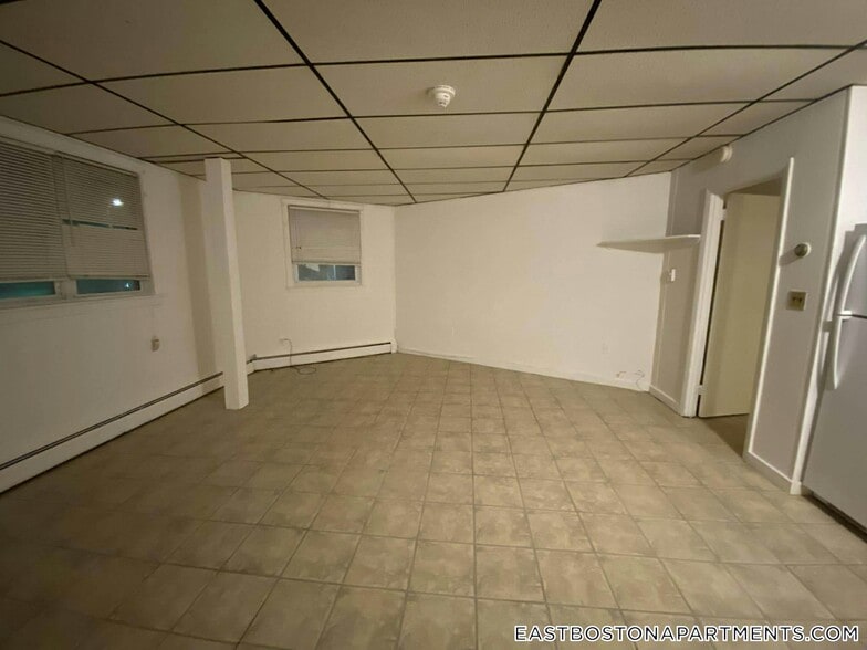 Building Photo - 10 Marion St