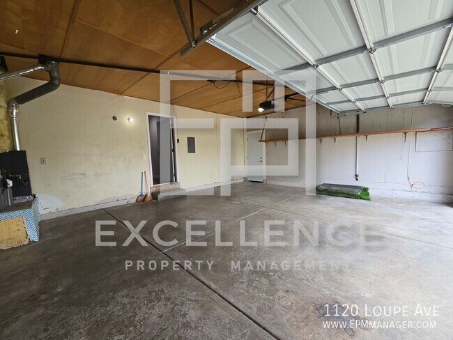 Building Photo - 1120 Loupe Ave