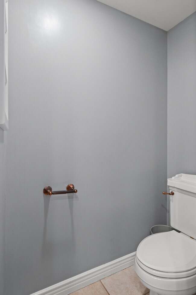 Building Photo - 11141 Limetree Dr