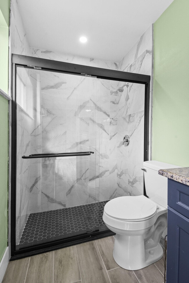 Building Photo - 2079 SE Triumph Rd