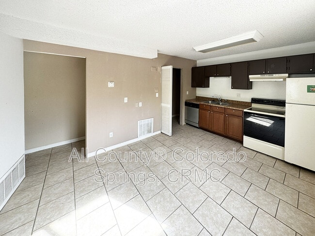 Building Photo - 6668 Provincial Dr