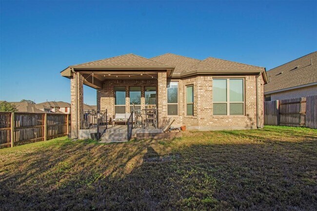 Building Photo - 104 Pin Cherry Pass