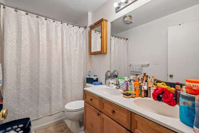 Building Photo - Charming and updated single-family home in a convenient Woodbridge location!
