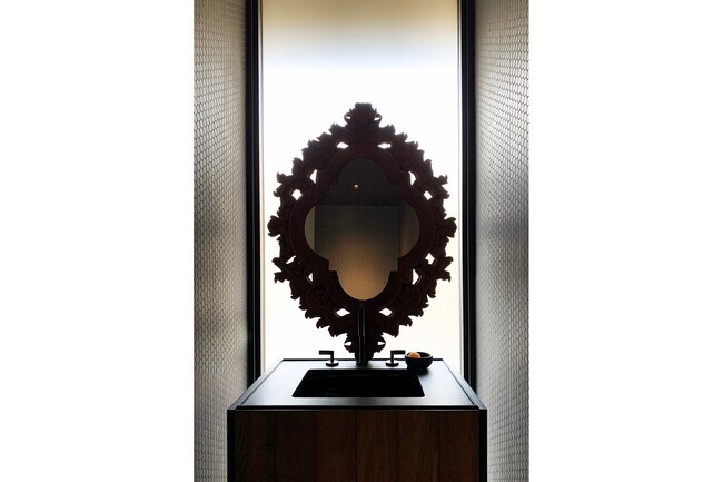 Building Photo - 265 Three Mile Harbor Hog Creek Rd