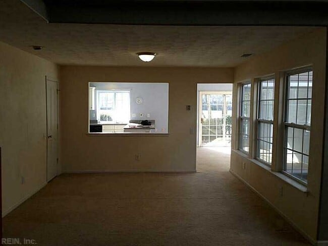 Building Photo - 5473 Bulls Bay Dr