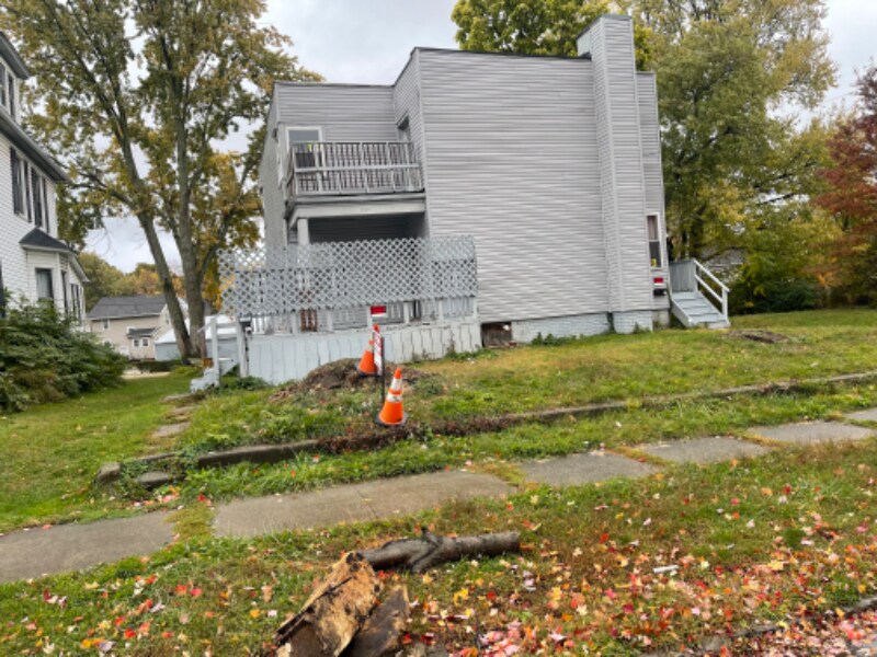 Building Photo - 1532 Woodland Ave NW