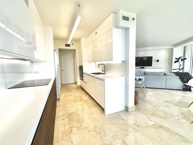 Building Photo - 7330 Ocean Terrace