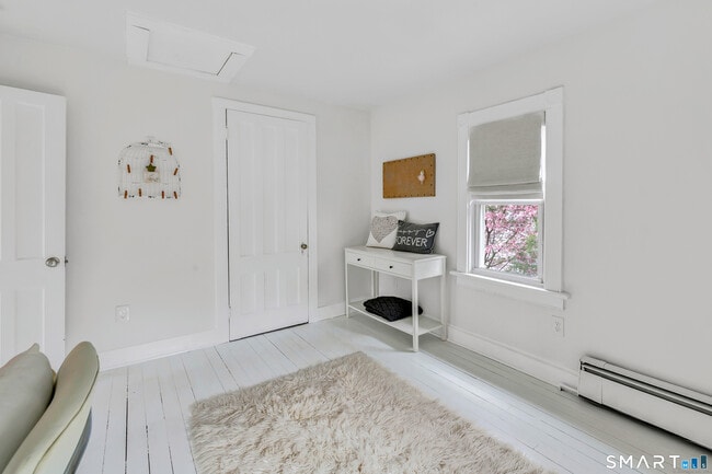 Building Photo - 132 Pequot Ave