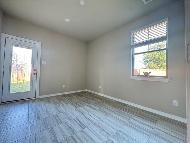 Building Photo - 7623 Green Bulrush Wy