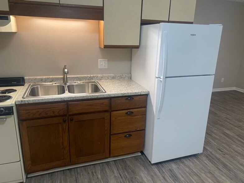 Building Photo - 216 Colonial Heights Rd