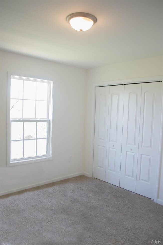 Building Photo - 105 Red Maple Ct