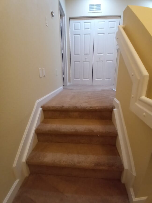 Building Photo - 9010 SW 169th Ave