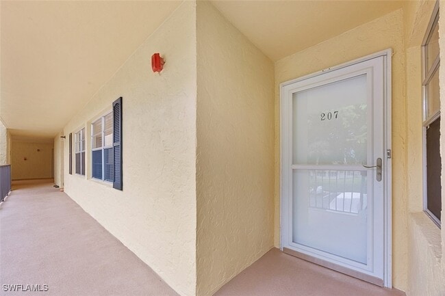 Building Photo - 1083 Forest Lakes Dr