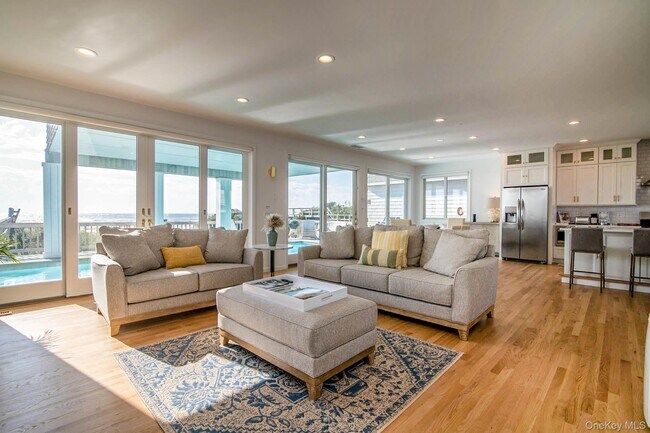 Building Photo - 675 Dune Rd