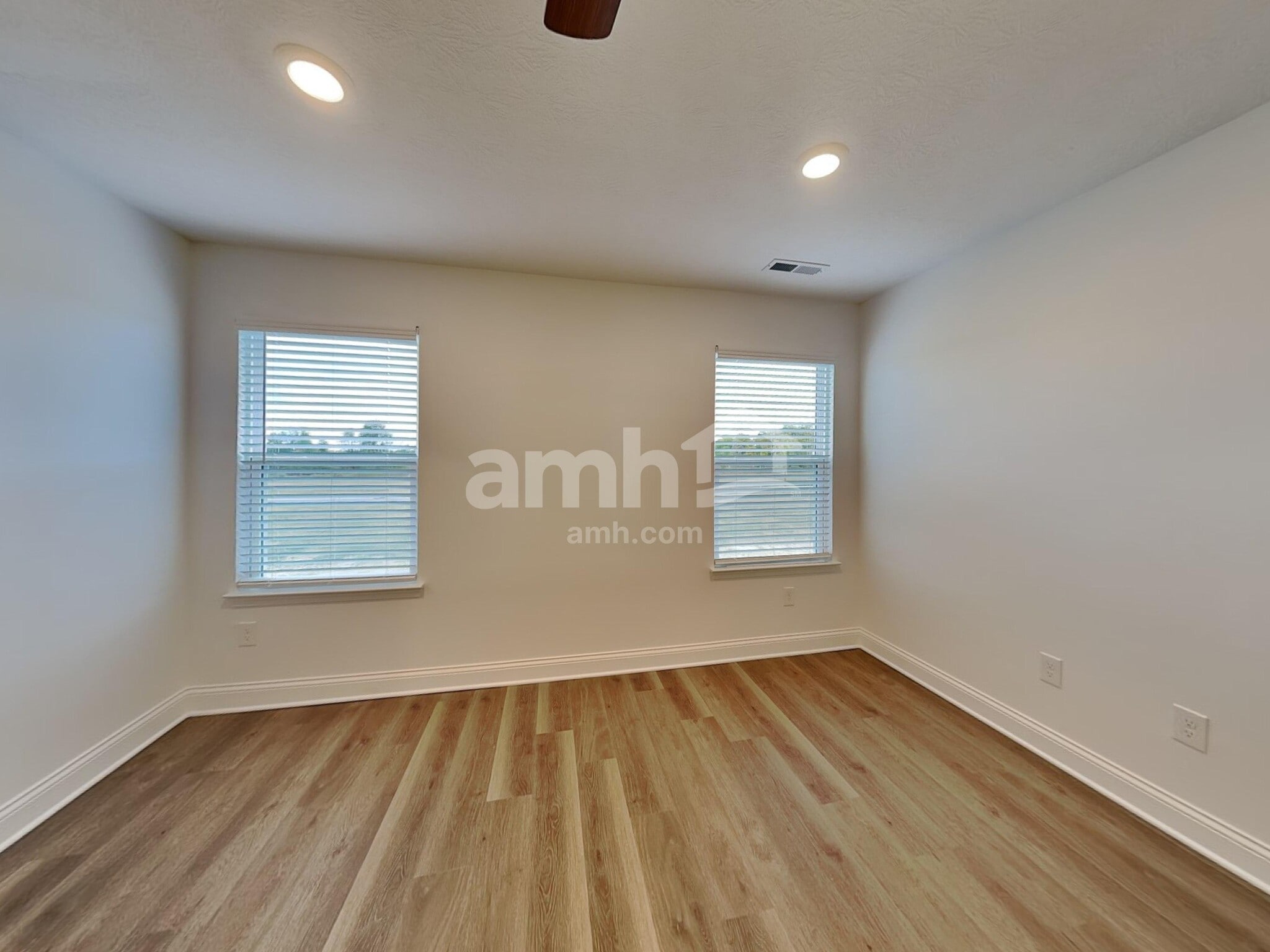 Building Photo - 9154 Henley Ave